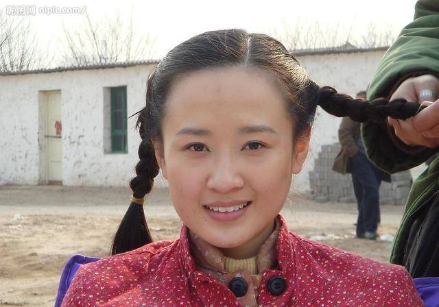 张嘉文涵李斯丹妮爸爸接受采访时说的,李斯丹妮是女孩,所以取名丹妮