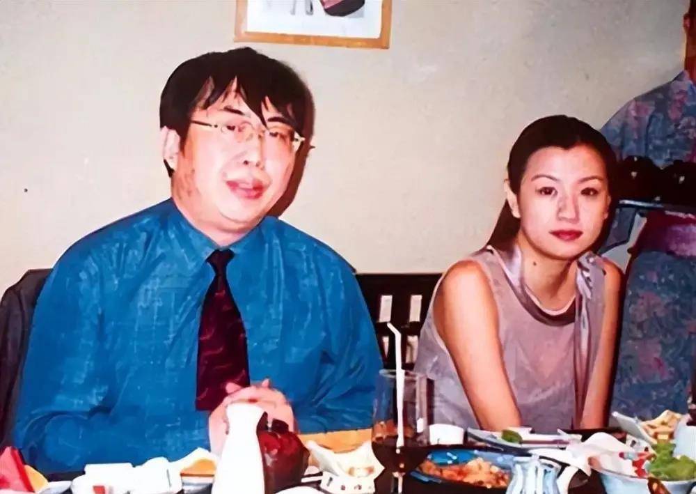 王静有几段婚史(歌唱家王静的三段情) - 八卦 - 搜娱网