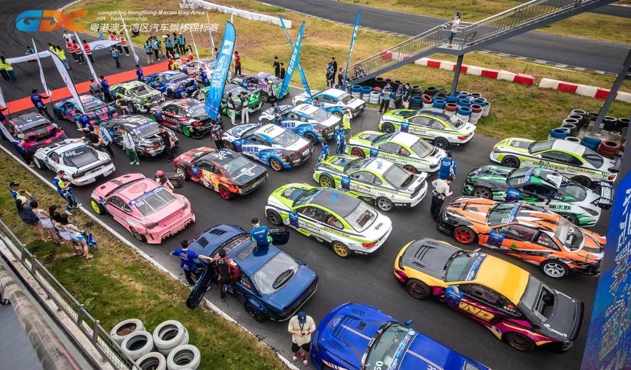 最终由零公里润滑油zm车队88号车手薛焜夺得大师组冠军,中策西湖轮胎