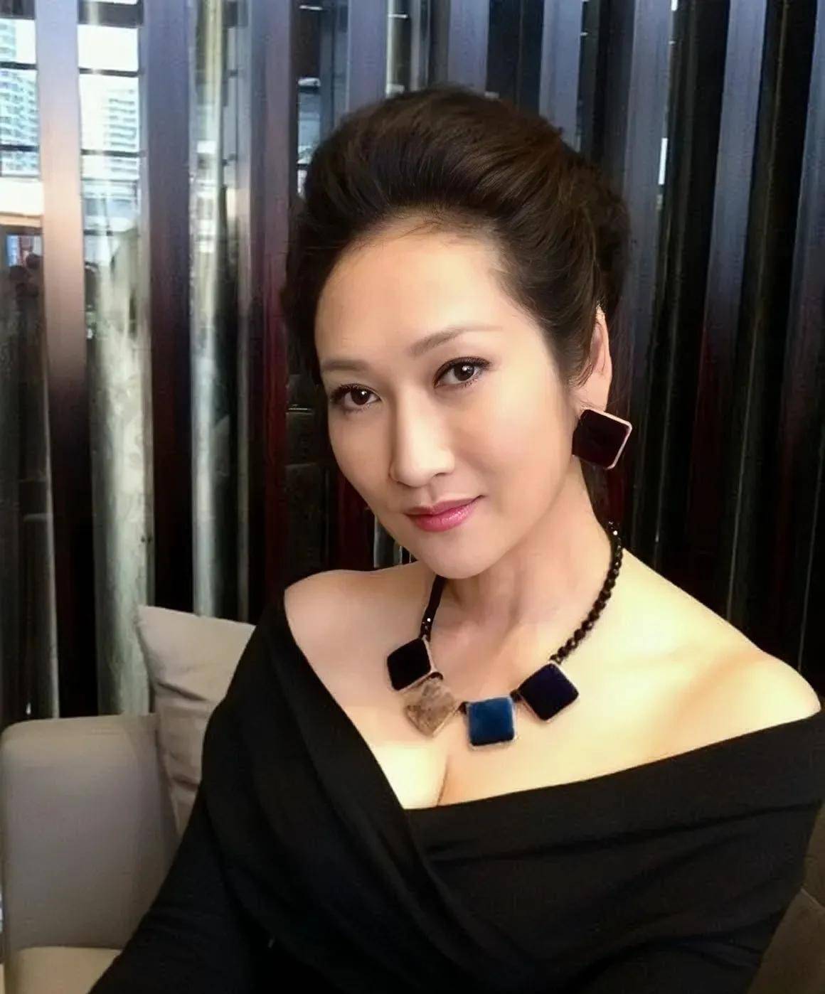 杨力蕲：《征服》钟颖红，《谎言背后》的极品熟女_手机搜狐网