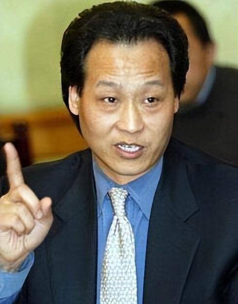 2000年前后,陈金飞资产突破20亿,直接进入福布斯富豪榜,成为中国知名