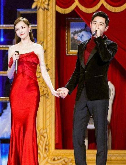 看了唐嫣近况复出状态,再看赵丽颖近况状态,老公爱与不爱太明显_罗晋