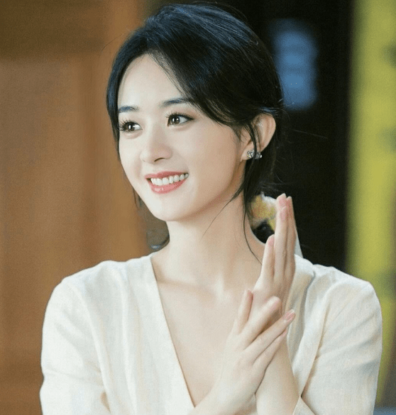 35岁赵丽颖近照曝光,身形干扁瘦到脱相,健康状况引网友猜测_减肥_作品