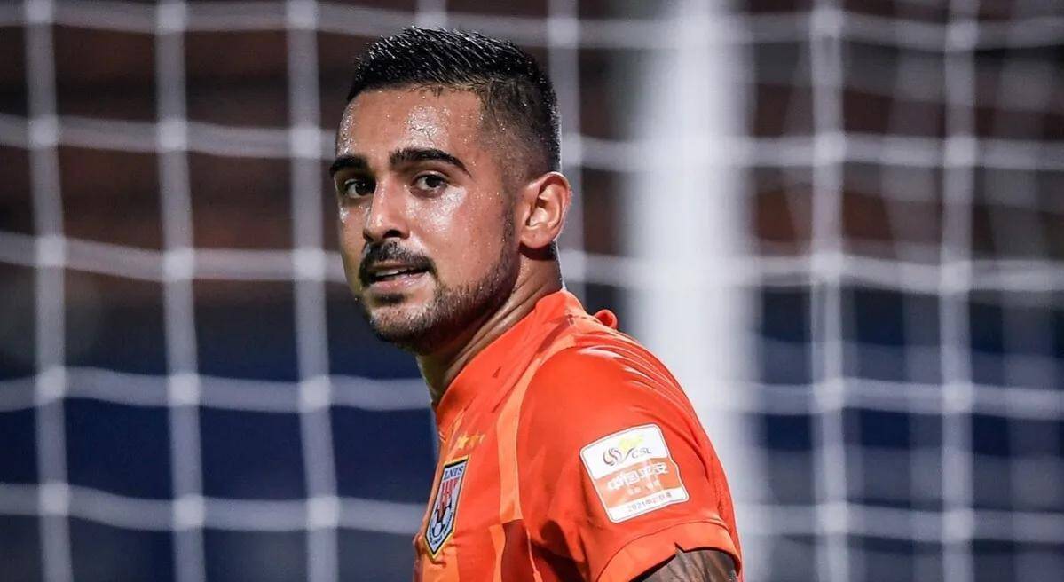 莱昂纳多抵达中国,接近加盟长春亚泰_泰山队_山东_赛季