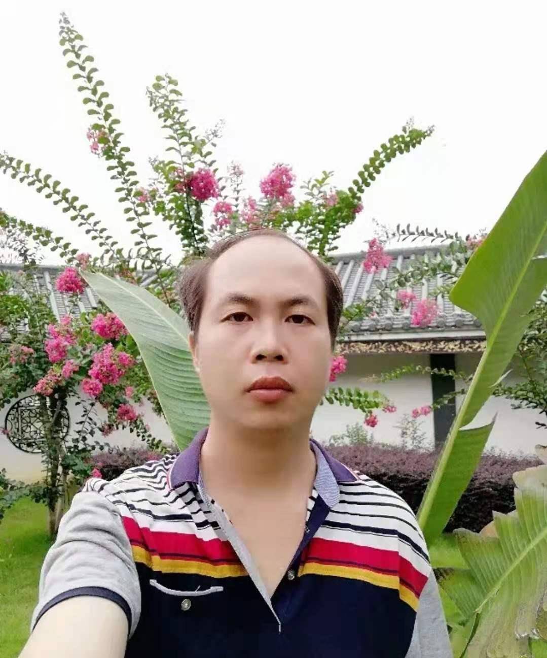 "广西三大光棍"之一虎哥,皮肤白皙长相俊美,为何却找不到老婆_视频