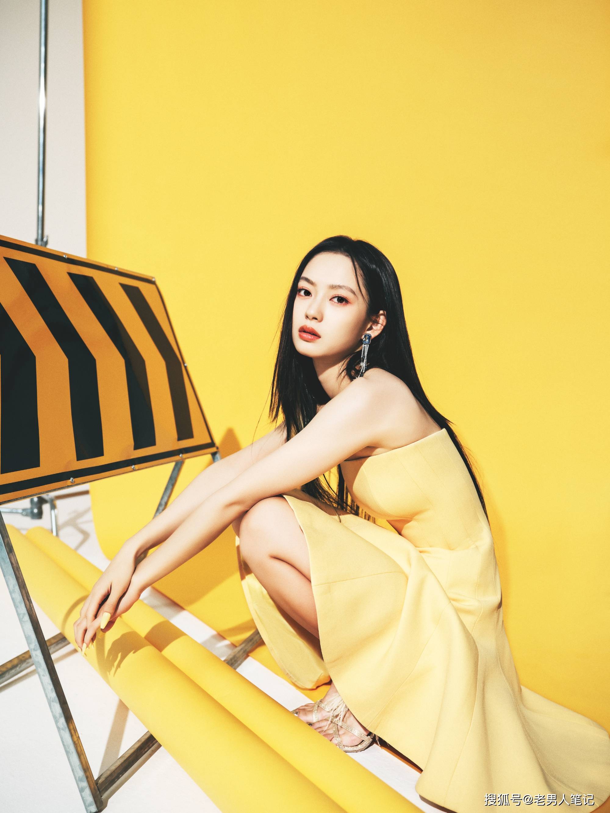 陈雨锶酷感写真大片,橙色氛围热烈时尚,今天是柠檬味道的小姐姐_角色