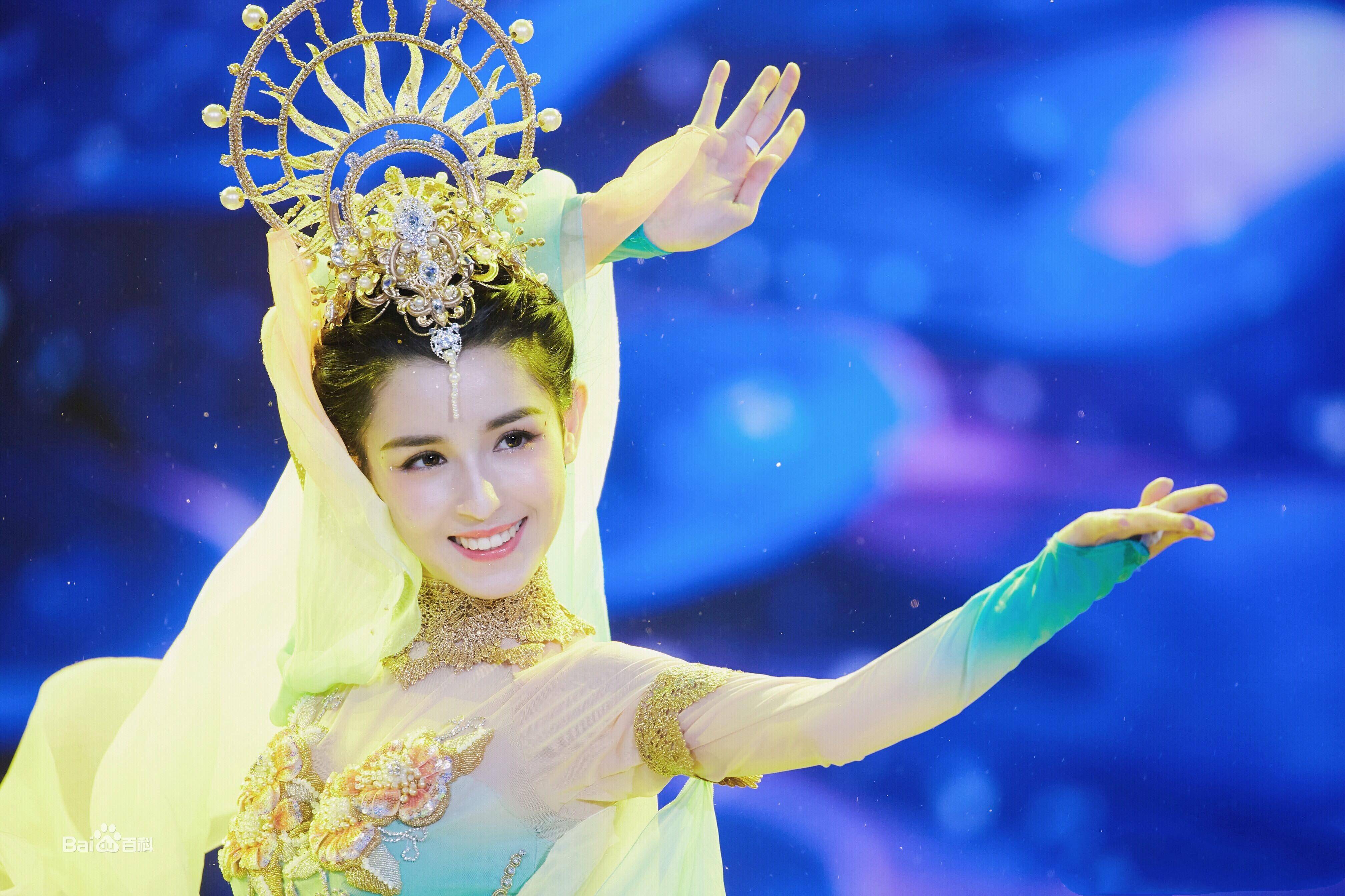 新疆盛产美女名不虚传,这6位女星的颜值,已占据娱乐圈半壁江山_古力