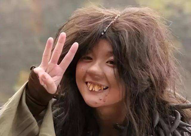 拉不下面子就别演丑女了,12位女星告诉你,真美人不会介意扮丑_李嘉欣