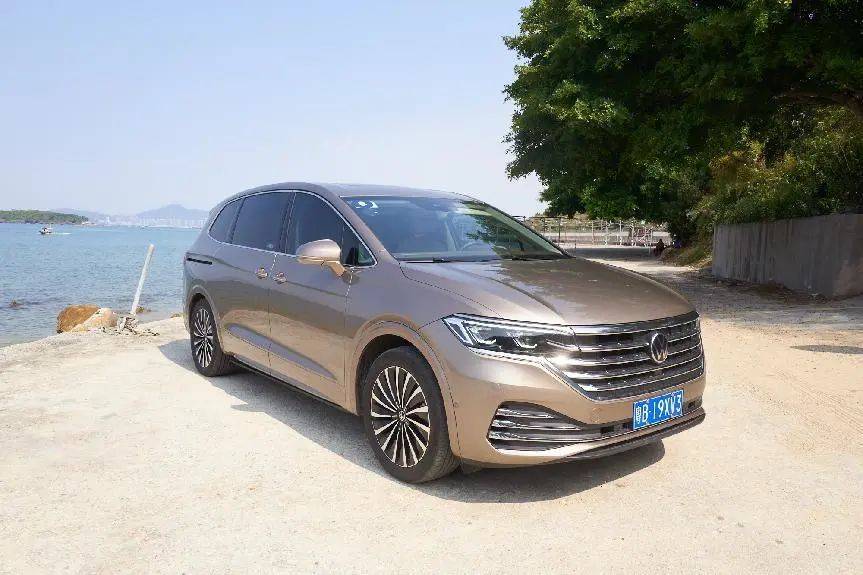 這次試駕的車型是上汽大眾威然viloran 380tsi 尊貴版,官方指導價36.