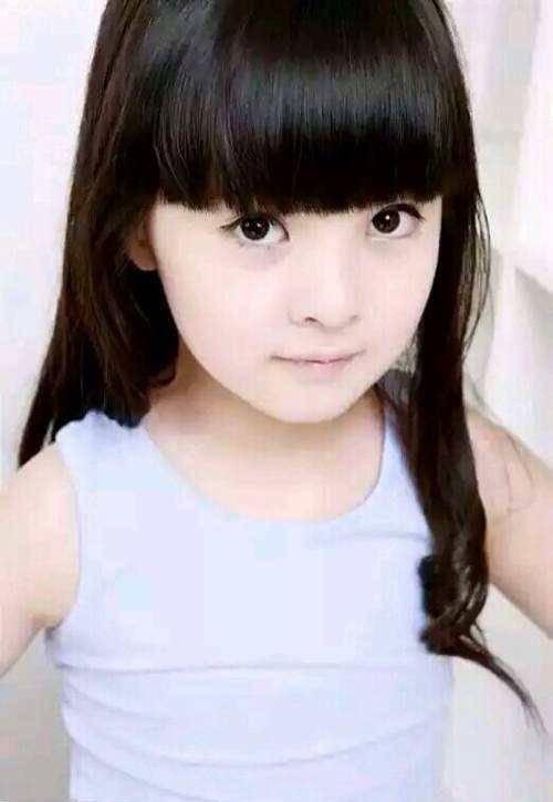 施欣怡可谓是网购平台的一张门面,那时候只要出名点的童装品牌,就会