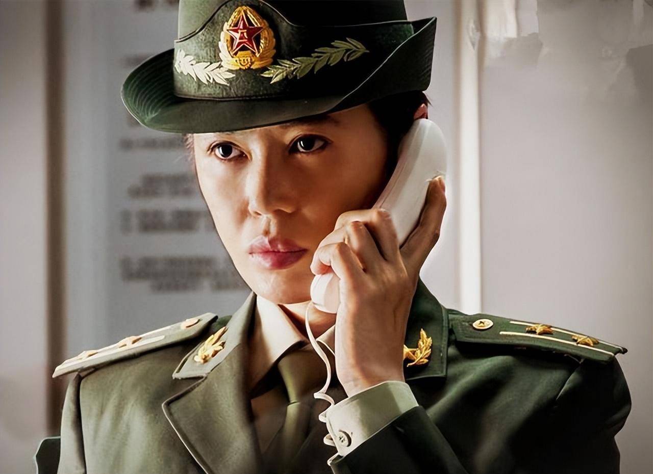 演"女长官"我只服这9位女星,个个霸气侧露,气场两米八_温峥嵘_眼神