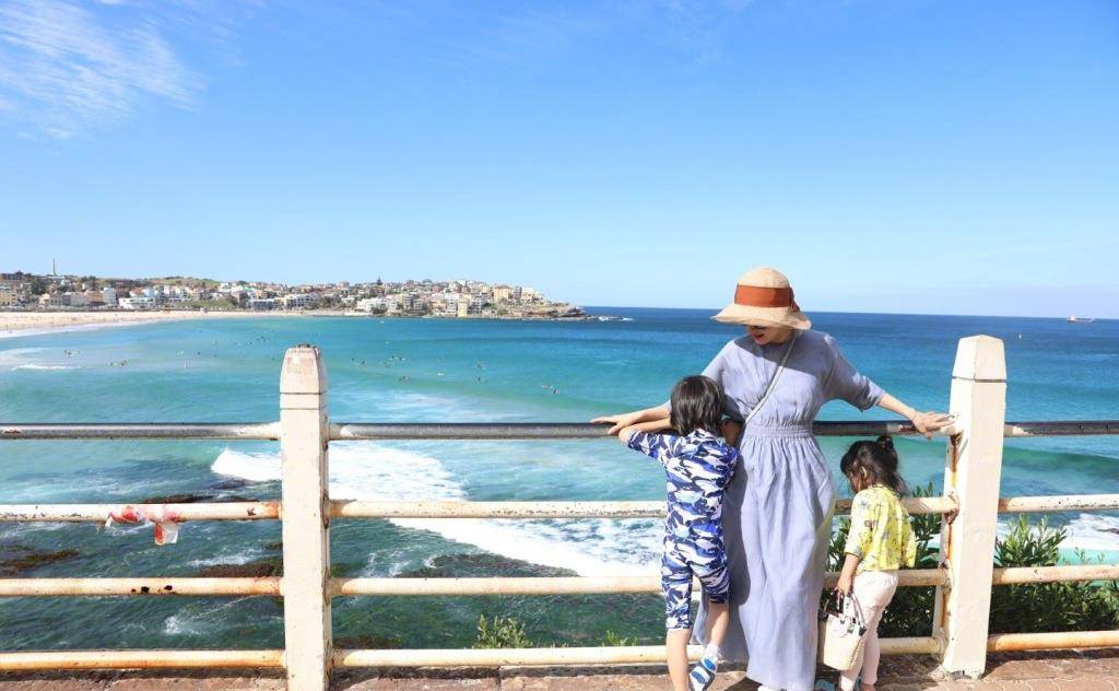 因小花不乖孙俪罚她单独吃饭,结果被妹妹的"神仙性格"给逗笑了_邓超