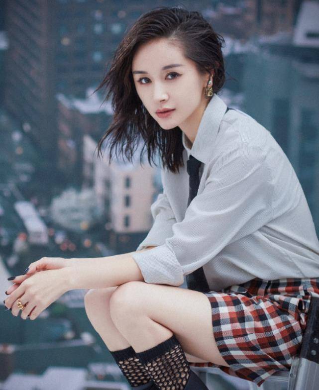 王子文潜游美照被疯传,穿泳衣好身材清晰可见,看到侧身时我呆了_形象