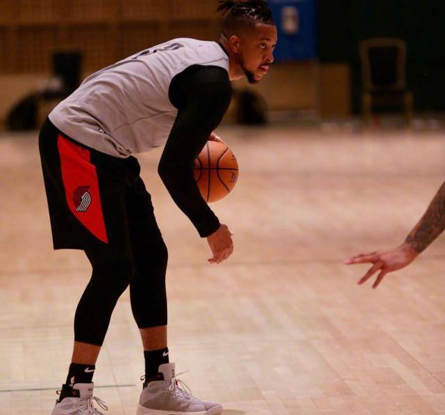 cj上脚新配色的驭帅1342和韦德之道综训鞋! - 副本_球鞋_科比_小熊