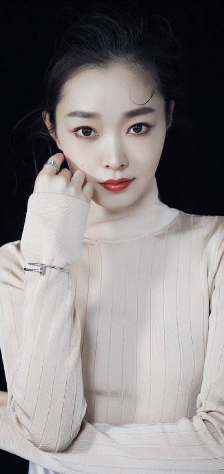 令人过目不忘的娇俏姑娘宋轶,老天爷追着喂饭的学霸演员_表演_曼丽