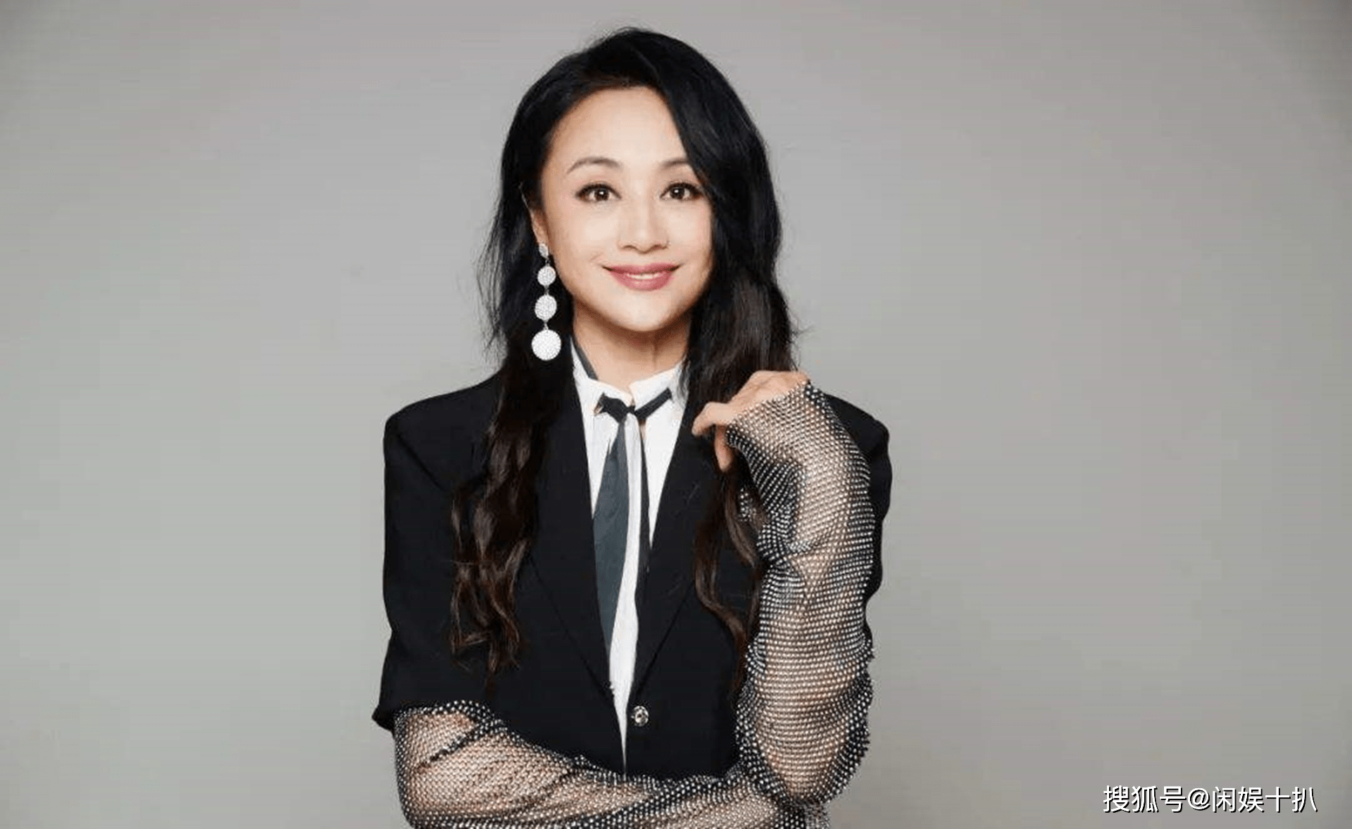 央视前主持曹颖：我这辈子最正确的决定，就是为丈夫王斑生下孩子_搜狐网