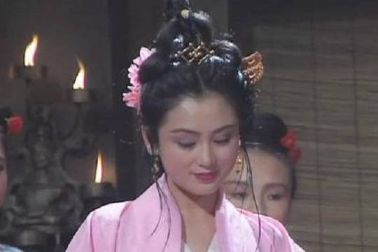 可是小姑娘小伙们都醒醒吧,貂蝉只是《三国演义》中的美女,也许有历史