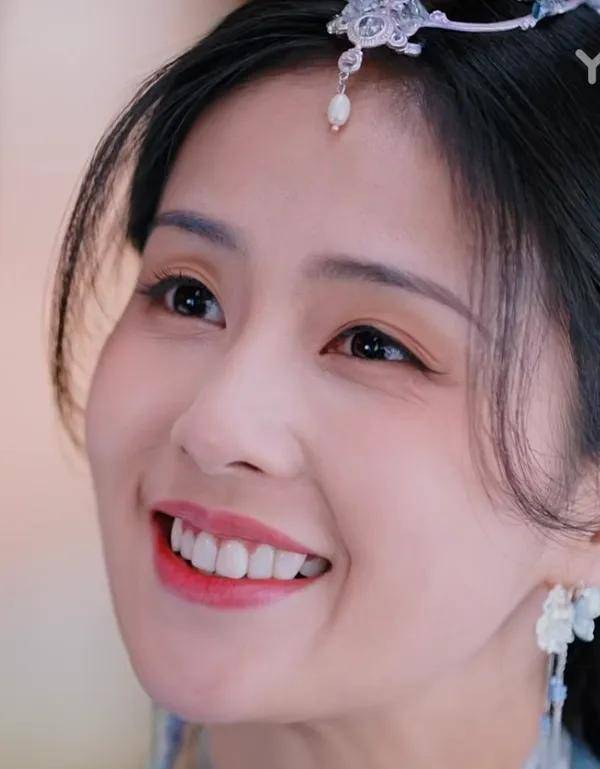 铜铃眼,黑如炭,五官乱飞…这是迷倒男神该有的美色?_演技_表情_李沁