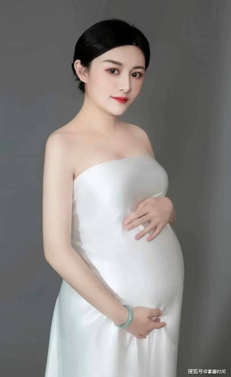 高清美女孕妇写真最美准妈妈