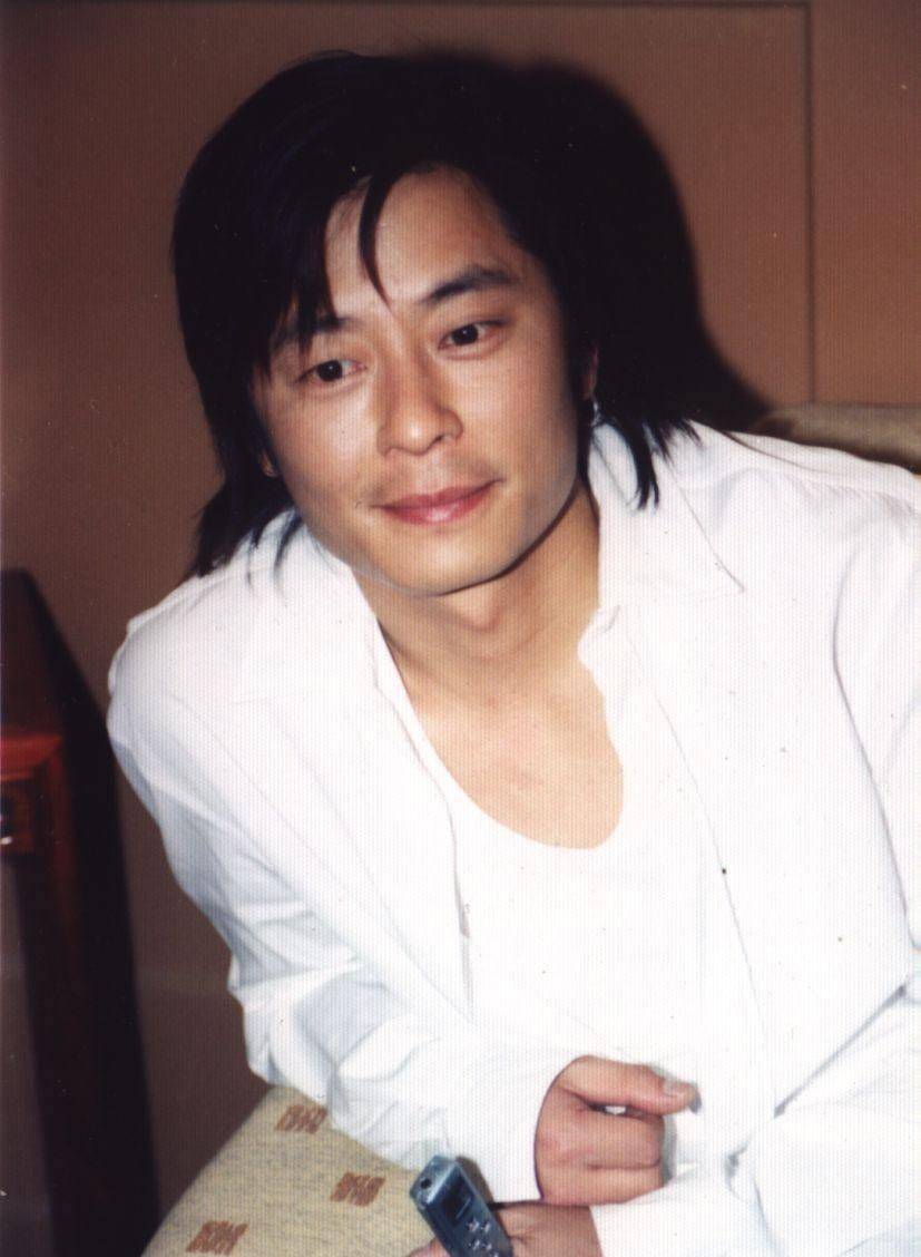 王杰:我是被毒哑的!网友深扒后发现端倪: 撒谎,明明是倒嗓!