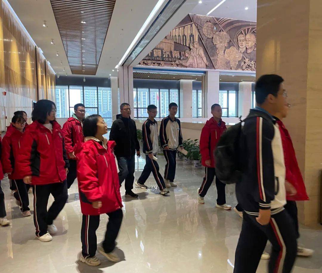 齐河县第一中学(齐河一中)开展清明节祭扫活动_烈士_精神_先烈