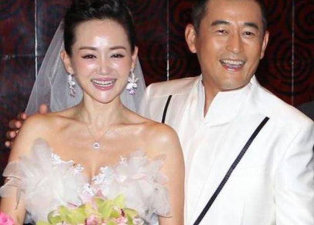 33岁被王志飞求婚时有纠结,嫁他之后生一女,把他当大宝_剧照_电视剧