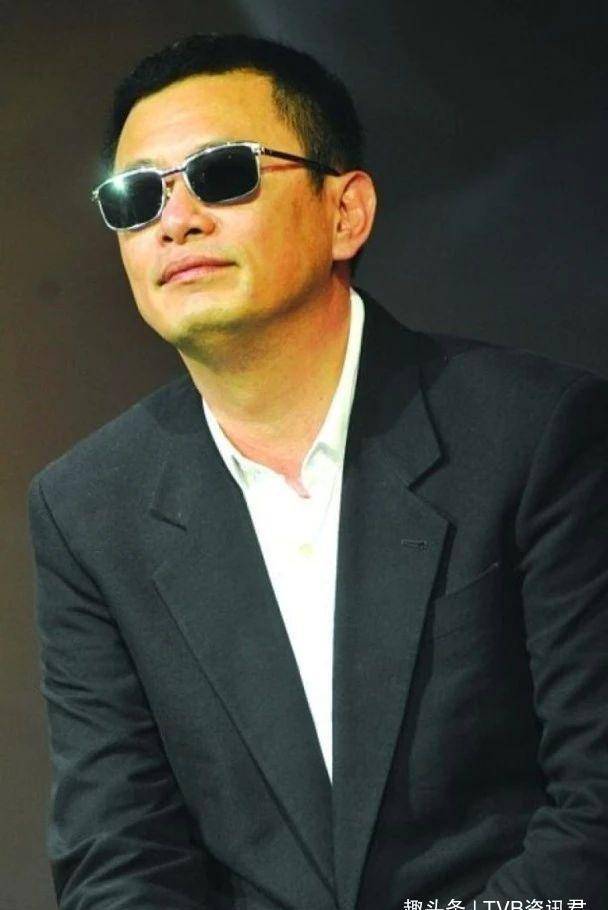 著名大导演心脏衰竭病逝终年70岁 好友王家卫闻讯大感愕然_罗文_吴