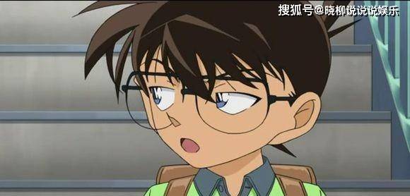 但知道他不会上场后,显得十分失望在m16中,比护对柯南摸头鼓励小哀