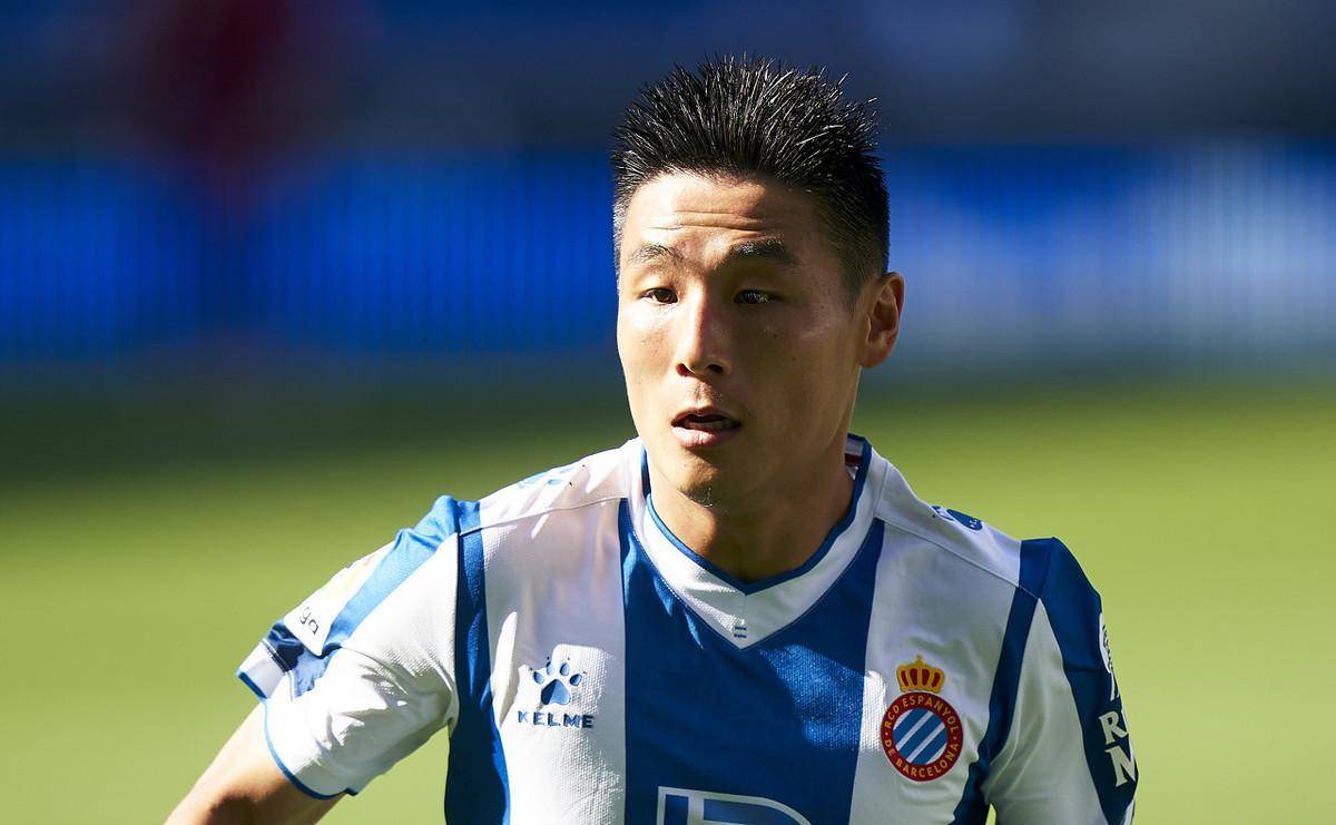 西甲最新积分战报 武磊7次触球西班牙人再平就降级,皇马仍多巴萨4分