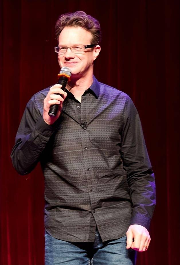 姜昆的"洋徒弟"大山:曾上过4次舞台,如今选择回归家庭转幕后_丁广泉