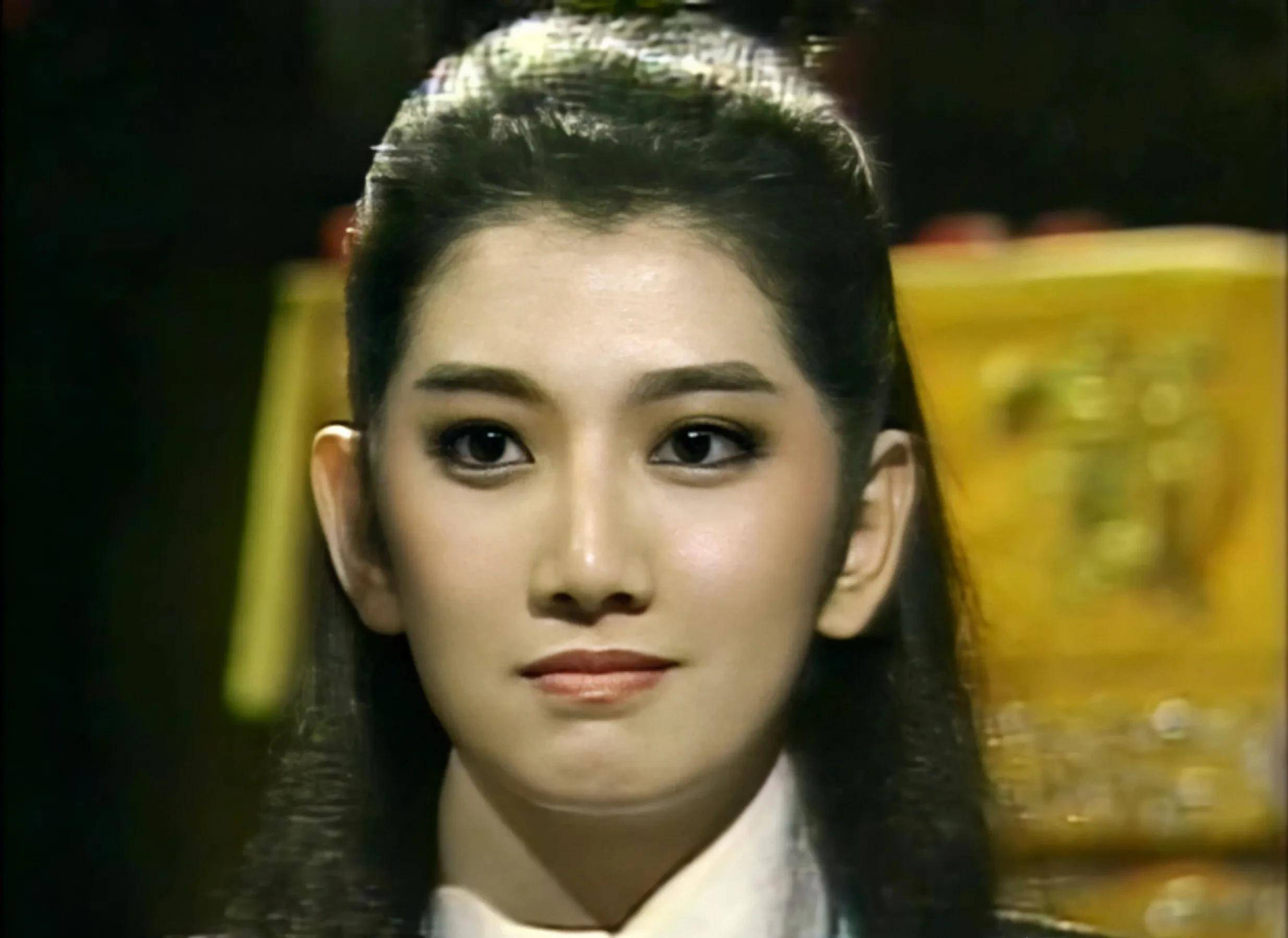 被生父侵犯,被丈夫家暴,46岁暴毙,最美"赵敏"的错位人生_刘玉璞_女子