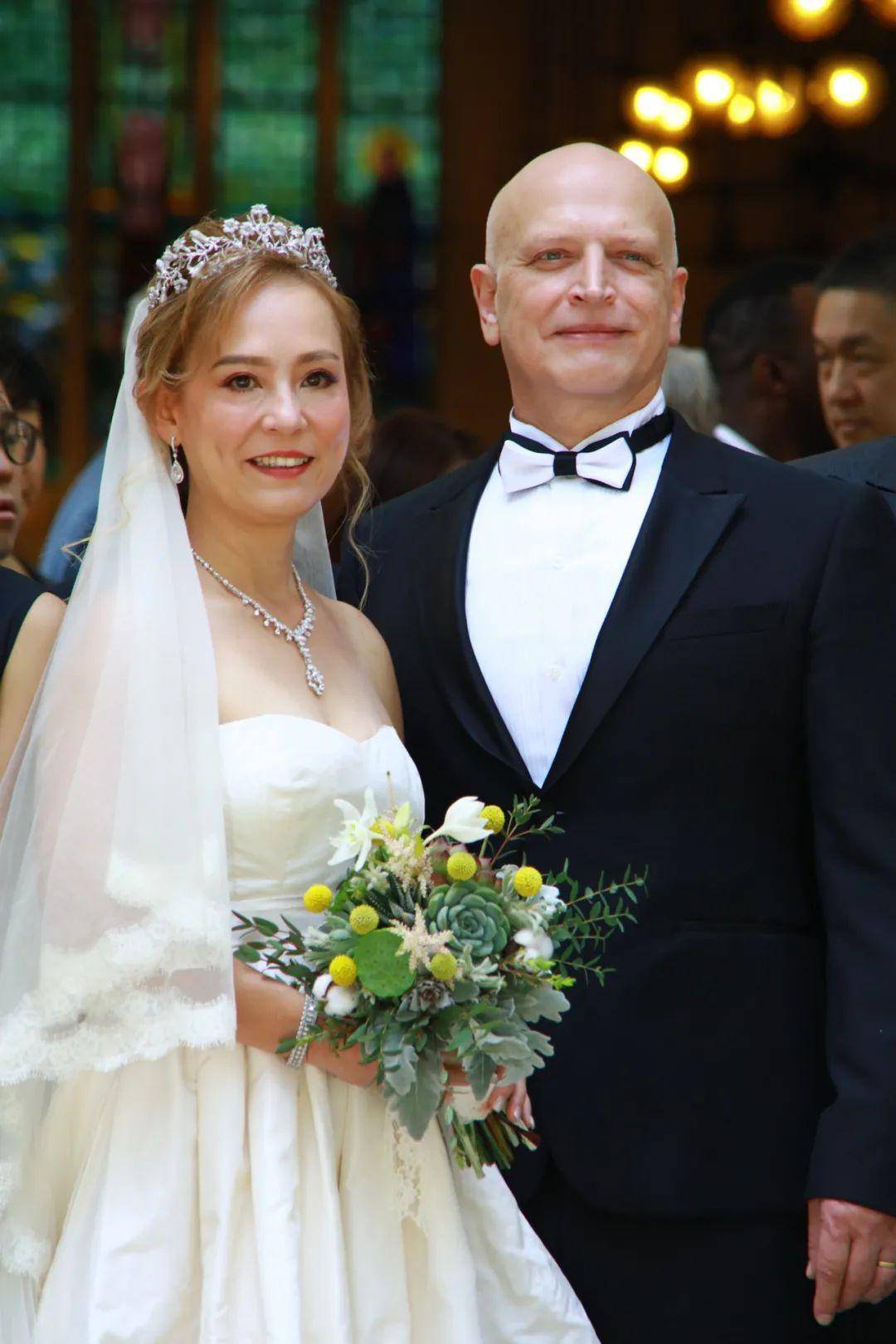 刘家良离去后,再婚嫁入何鸿燊家的翁静晶,身上藏着太多传奇_陈百强