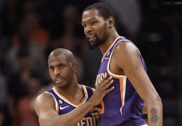 内线艾顿坐镇,外线布克和保罗已经搭档多年.