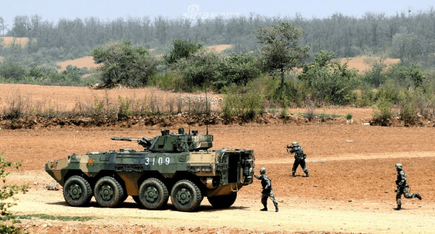 換裝,萬輛大八輪撐起我軍機械化,助力我軍包圍臺軍_合成_輪式_中型