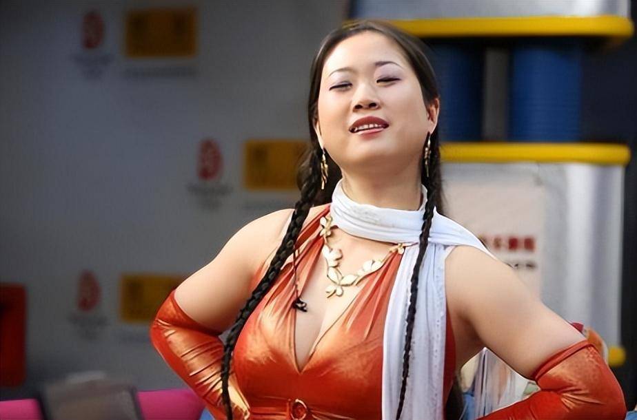 芙蓉姐姐46岁:从争议走向时尚,她的新生活充满魅力_形象_内心_社会