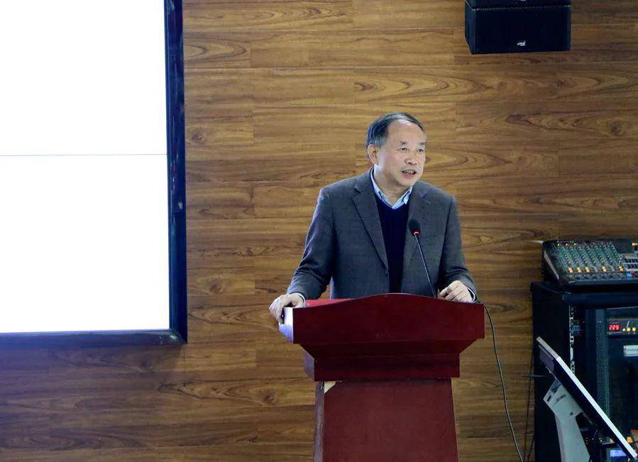 亓四华教授到信阳航空职业学院作报告_建设_办学_发展