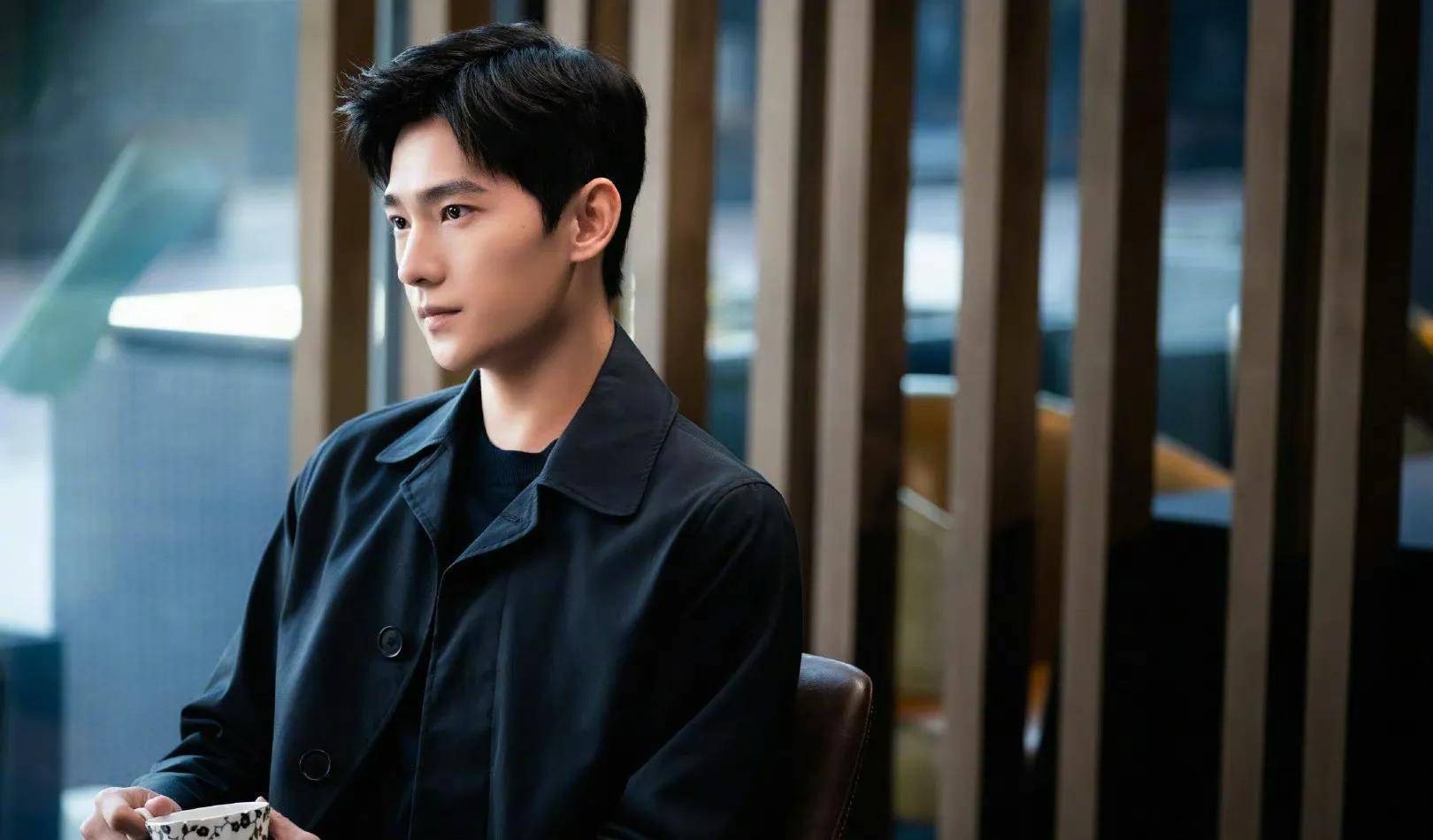 《你是我的荣耀》于途从《微微一笑很倾城》到现在,杨洋似乎都没怎么