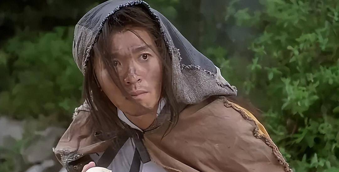 唐伯虎发现秋香不仅美丽而且心地善良,这让唐伯虎下定决心追求秋香