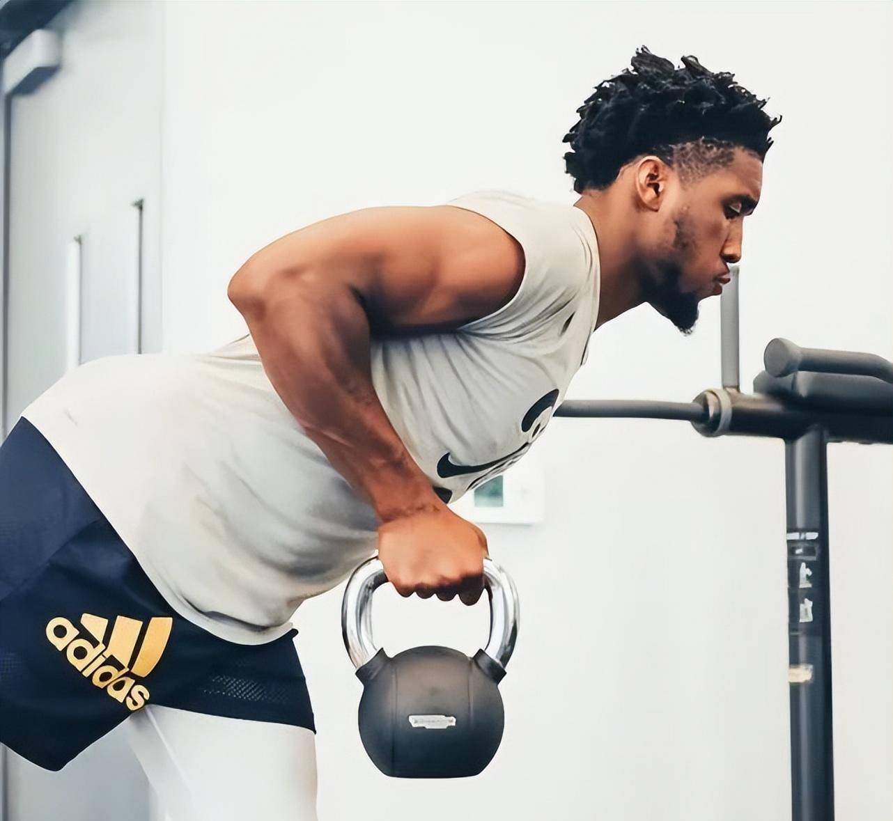 nba71分先生-米切尔的健身方式!_动作_训练_锻炼