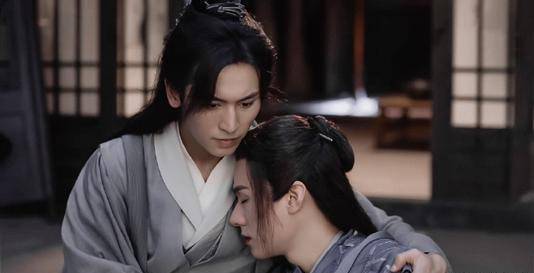 "后来,"贴烧饼"一词也被形容男男之间的爱情.