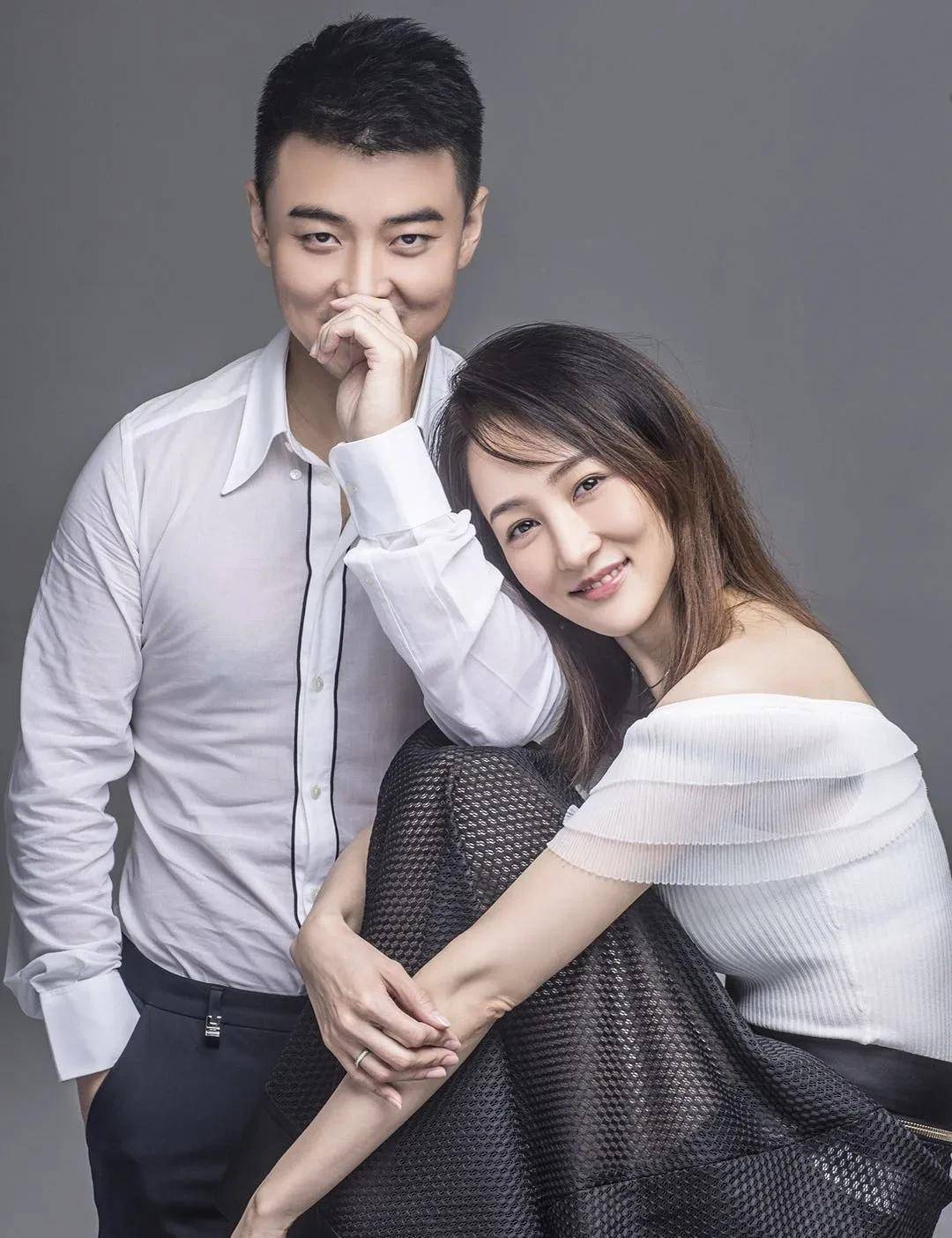 王浩妻子闫博雅精美写真,35岁颜值气质依旧,两个儿子太可爱_丈夫_不太