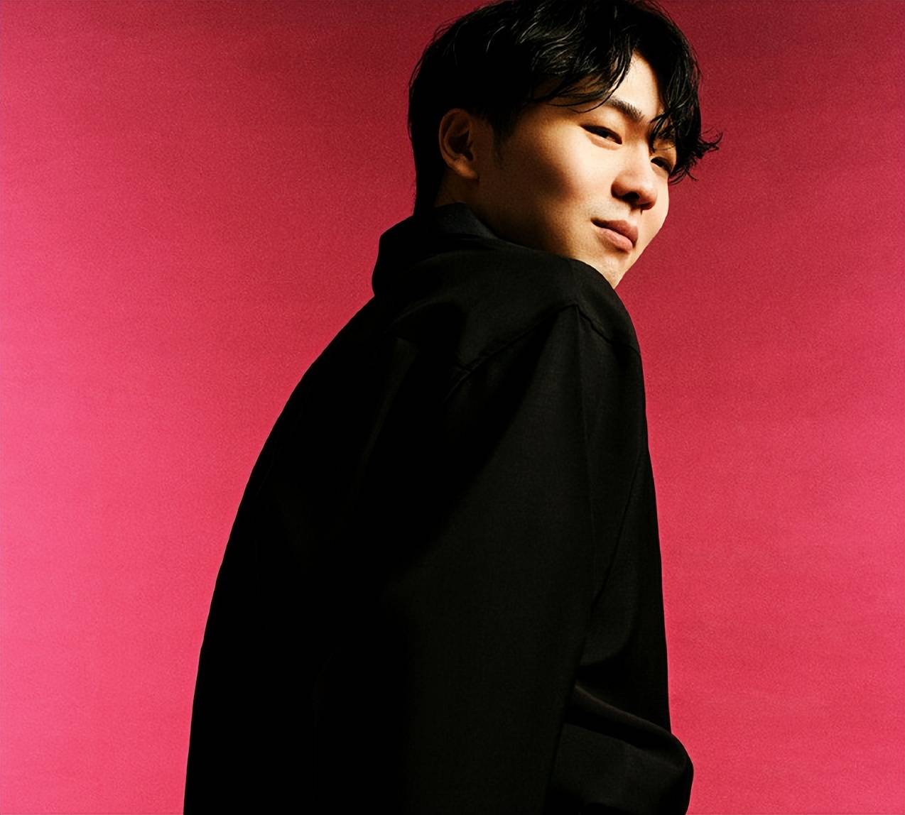 lpl十大选手定妆照,tes双c偶像颜值,uzi引热议:薇恩真人版_决赛_网友