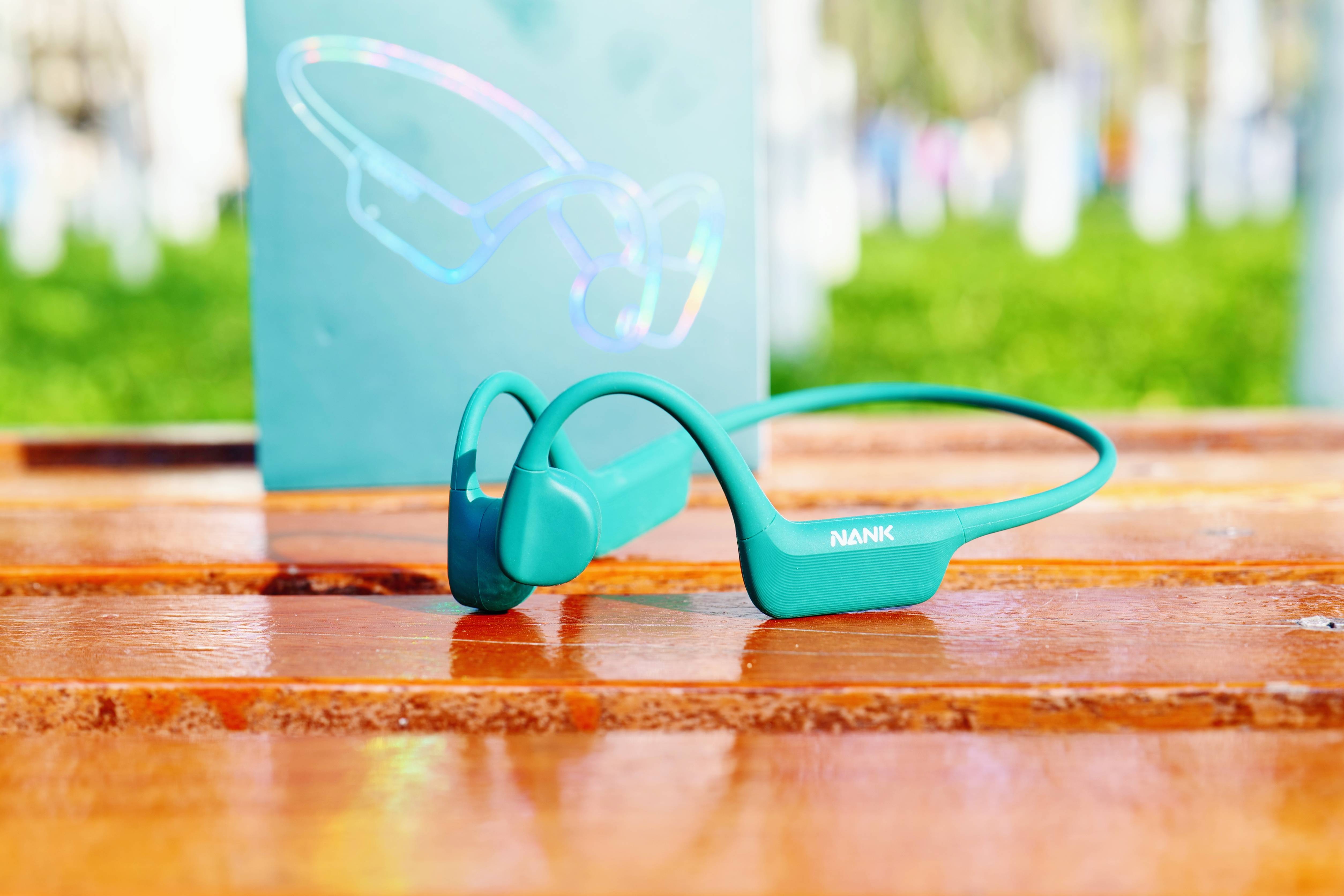 新品｜“违背祖宗的决定”，南卡NEO终于不用祖传触点充电啦！