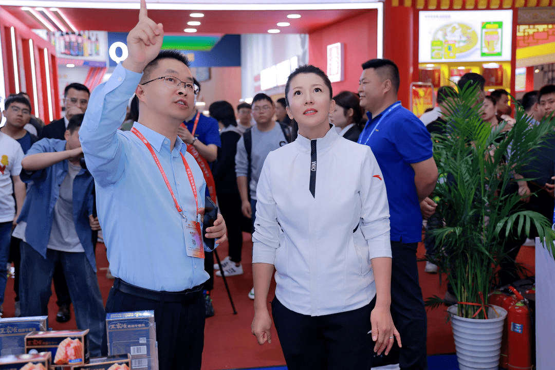 眉州东坡集团董事长王刚莅临展会现场,董事长王刚表示,这次我们王家渡