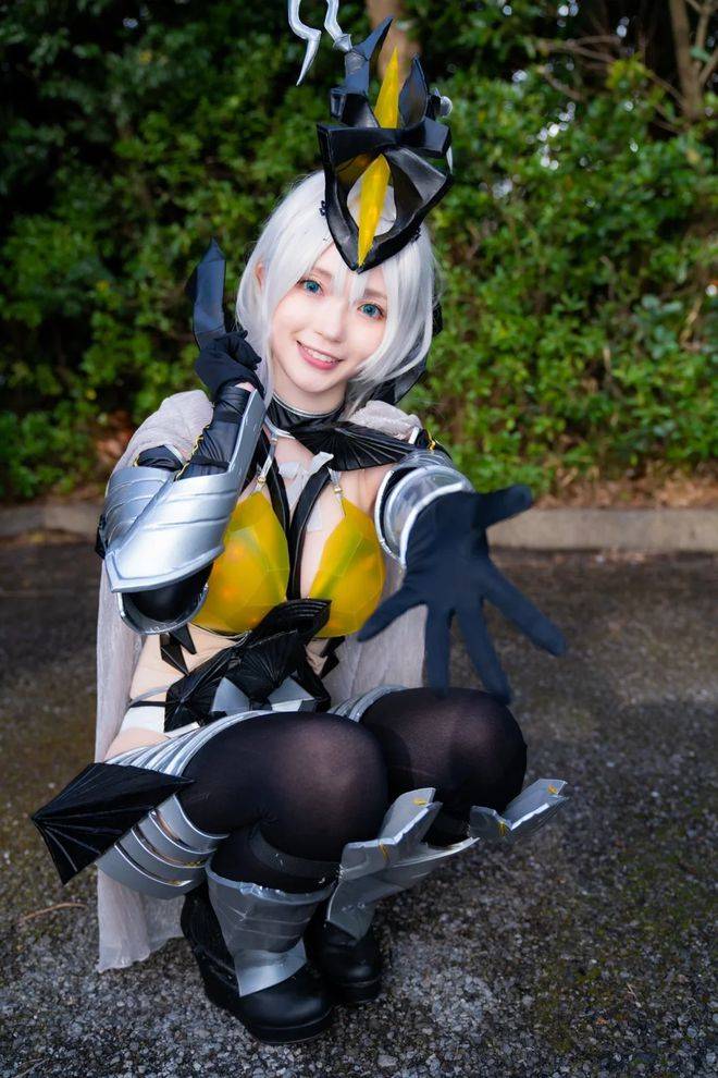 新奥特曼杰顿娘cosplay,银灰色的条纹长袜,确实很有特色_coser_造型