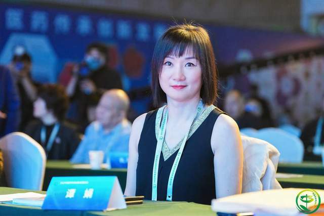 谭娟,女,法名法宇,亚健康调理师,现任湖南素问贤居医疗科技有限公司