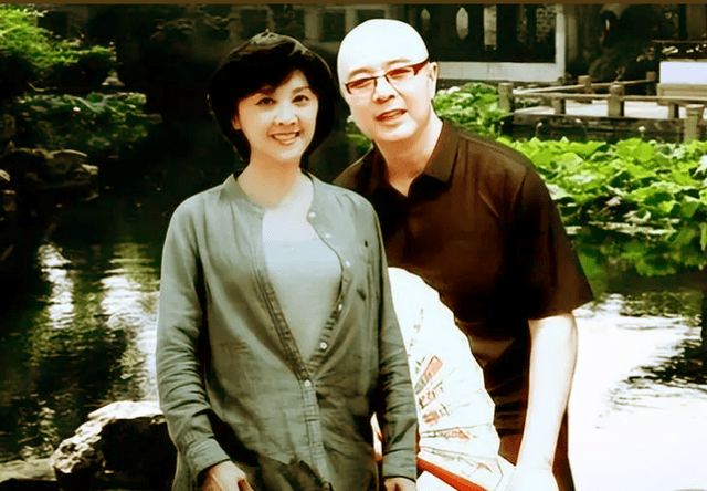 "女儿国国王"朱琳:丈夫原是工人,当年的一个错误遗憾终生_表演_因为