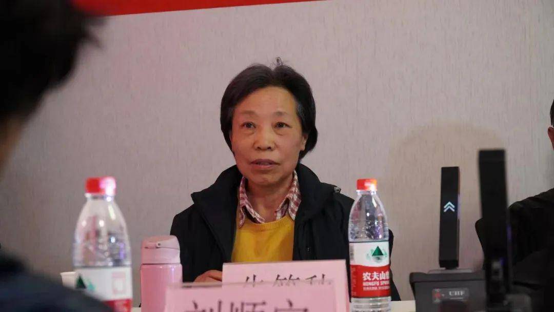 朱良才将军之女朱筱秋红船听书·《烽火恋情》的主播王向明在现场也