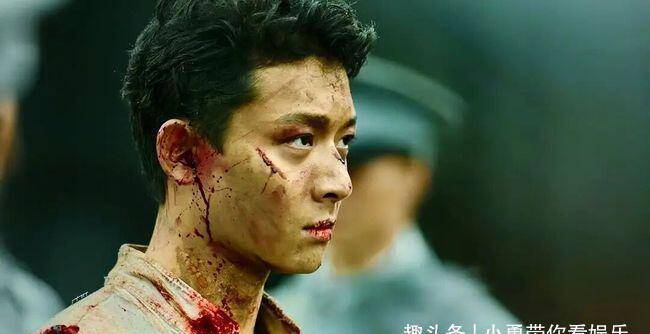 吴磊拍戏意外烫伤!