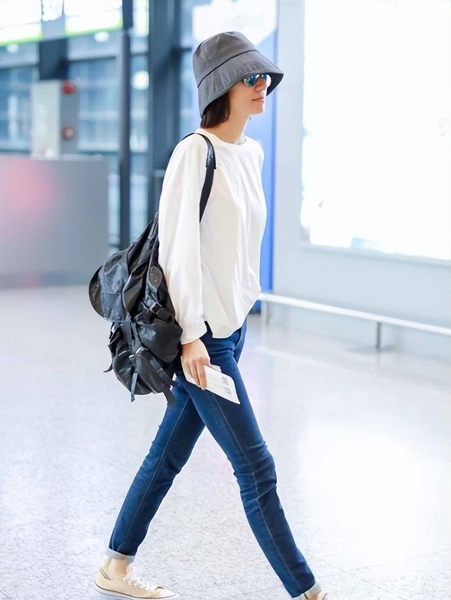 "小不点"的紧身牛仔裤,最松弛的袁泉女神,网友:了不得_气质_魅力_女